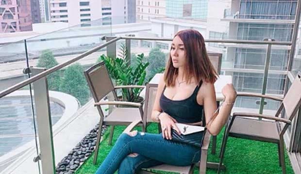 Bawa Buku Yasin di Mobil, Lucinta Luna Keceplosan Ikut Salat Jumat