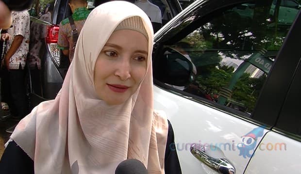 Bukan Dipenjara, Anak Inneke Koesherawati Mengira Ayah Pergi dari Rumah Karena Sakit