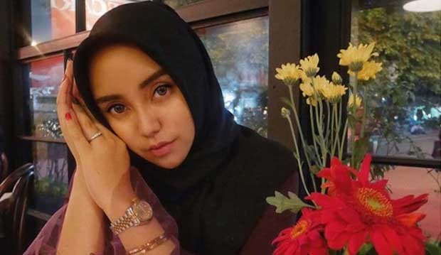 Akhirnya Lepas Hijab, Begini Penampilan Cantik Salmafina Sunan dengan Rambut Terurai