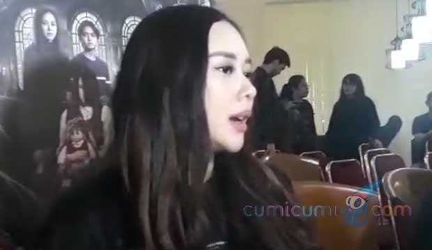 Punya Suami Bule Asal Brazil, Aura Kasih Debat Soal Calon Nama Anak