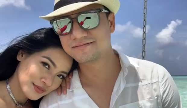 10 Tahun Pernikahan, Ini 5 Momen Honeymoon Titi Kamal-Christian Sugiono di Maldive