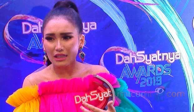 Ini Syarat Jika Mantan Suami Ingin Bertemu Anak Ayu Ting Ting