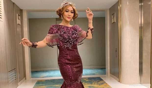 Terjengkang di Panggung, Inul Daratista: Beyonce Juga Pernah Jatuh