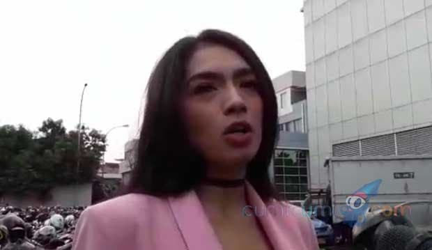 Demi Kepentingan Anak, Angel Karamoy dan Mantan Suami Tetap Akur