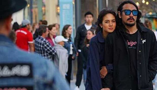Minta Doa dan Lempar Kode, Ello dan Aurelie Moeremans Diam-diam Tunangan?