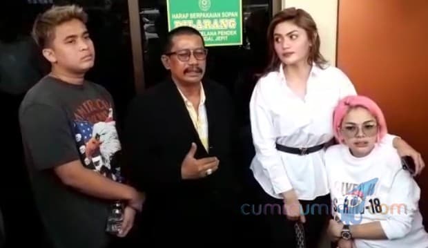 Hilda Vitria Bukan Istri Kriss Hatta, Bukti Billy Syahputra Bukan Pebinor