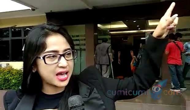 Ngotot Penjarakan Meldi, Dewi Perssik Sudah Dapat Restu Keluarga
