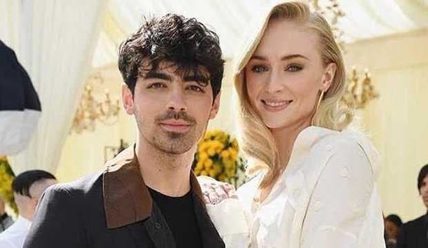 Dinikahkan 'Elvis Presley', Joe Jonas dan Sophie Turner Sah Jadi Suami Istri