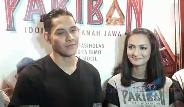Syuting di Pulau Samosir, Atiqah Hasiholan dan Ganindra Bimo Pesta Durian