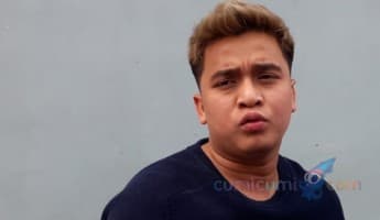Ajak Caroline Elvia ke Makam Olga, Billy Syahputra Ngaku Sudah Sayang Kebangetan