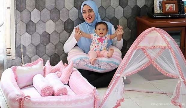 Sudah Kelihatan Centilnya, Baby Eijaz Mulai Incar Lipstik Fairuz A. Rafiq