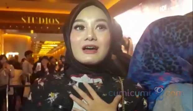 Pasca Berhijab, Dinda Hauw Deg-degan Nongkrong Sampai Tengah Malam