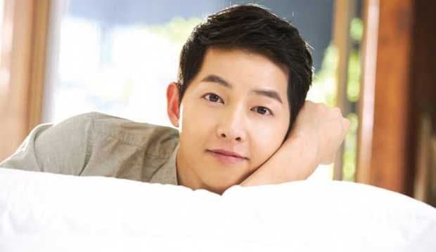 Bukan Rontok Akibat Galau Cerai, Misteri Kepala Botak Song Joong Ki Akhirnya Terungkap