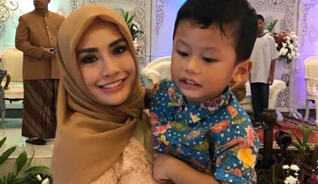 Anak Tanya Sosok Ayah, Begini Jawaban Shinta Bachir