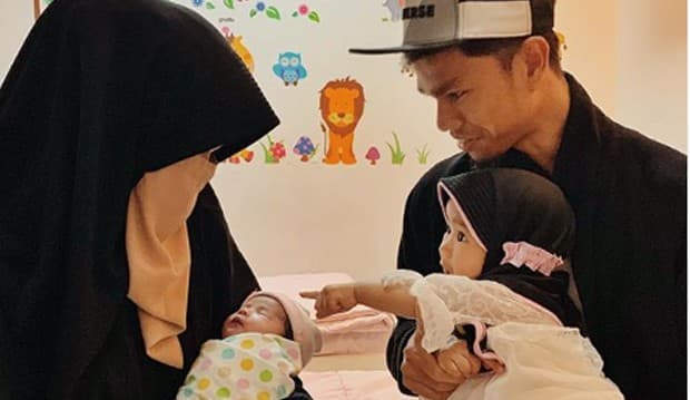 5 Cerita Sedih Kematian Anak Muzammil Hasballah yang Hanya Berusia Sehari