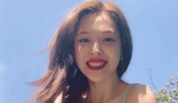 Sulli Ditemukan Tewas Karena Bunuh Diri, Polisi Temukan Buku Catatan Pribadi