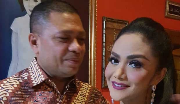 Bantah Isu Selingkuh, Raul Lemos: Baper ke Laut Saja!