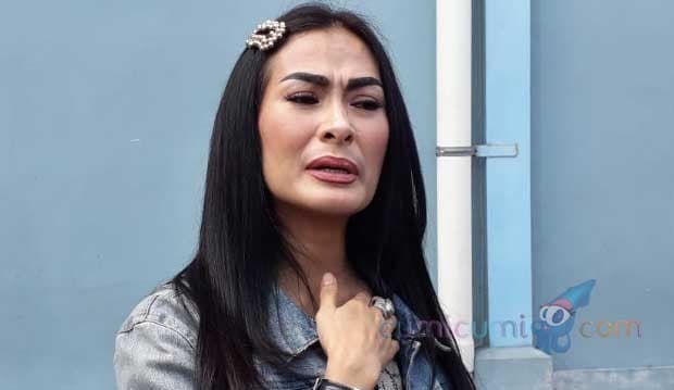 Kemudikan Pesawat Garuda yang Bawa Barang Selundupan, Suami Iis Dahlia Menyesal?
