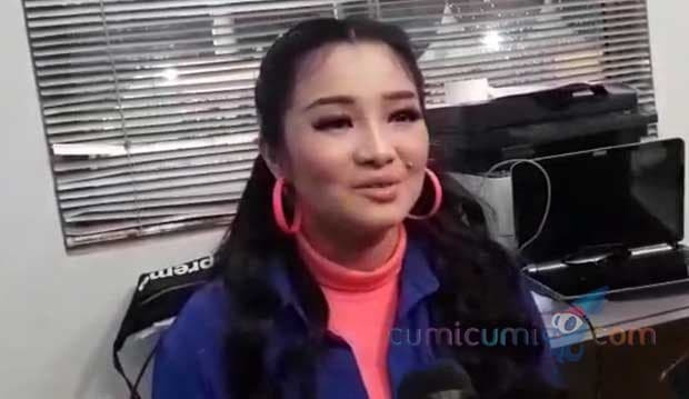 Setia Meski Belum Dikaruniai Momongan, Kalimat Suami Ini Bikin Fitri Carlina Terharu