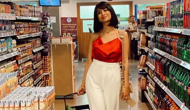 Unggah Foto Menggoda, Vanessa Angel Umumkan Cari Sopir Pribadi