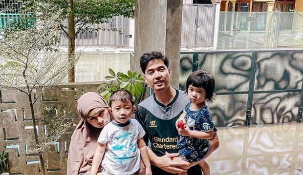 Kebanjiran Lagi, Begini Curhat Sedih Nycta Gina di Media Sosial