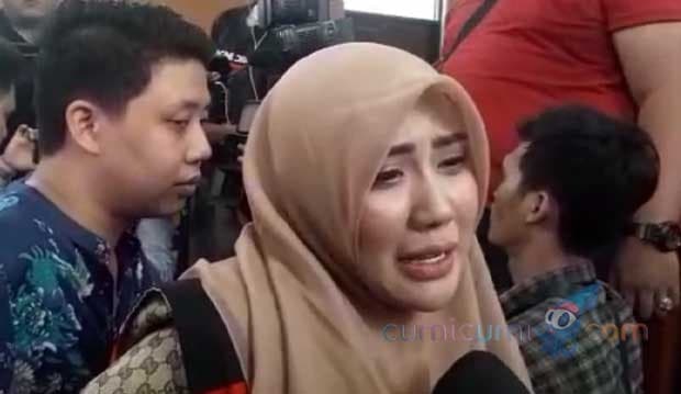 Buktikan Bukan Kerudung Dusta, Rey Utami Minta Bimbingan Shinta Tanjung Berhijrah