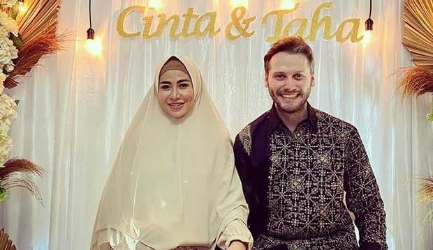 Tanpa Pelaminan dan Baju Pengantin, Cinta Penelope dan Suami Gelar Resepsi di Batam