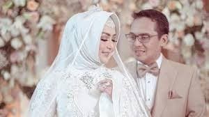 Berawal Dari Salat Istikharah dan Umroh, Eddies Adelia Beranikan Diri Dinikahi Mantan Suami