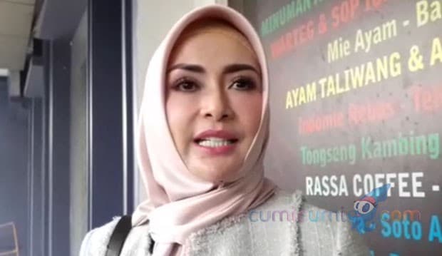 Rujuk Lagi, Kebahagiaan Eddies Adelia Jalani Bulan Ramadan dengan Suami
