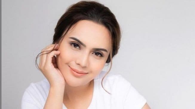 Muncul Benang di Kepala, Anggita Sari Jadi Korban Malpraktik?