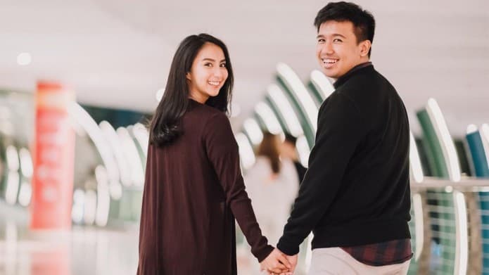 Romantisnya Joshua Suherman dan Clairine Clay Kompak Bikin Tato Jelang Pernikahan