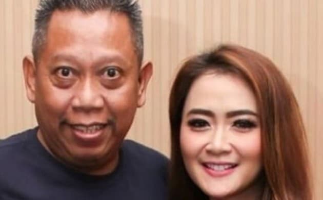 Tukul Arwana Idap Pendarahan Otak, Vega Darwanti Panjatkan Doa