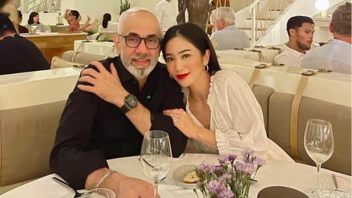 Pernikahan Sempat Tak Direstui Orang Tua, Begini Cerita Bunga Zainal