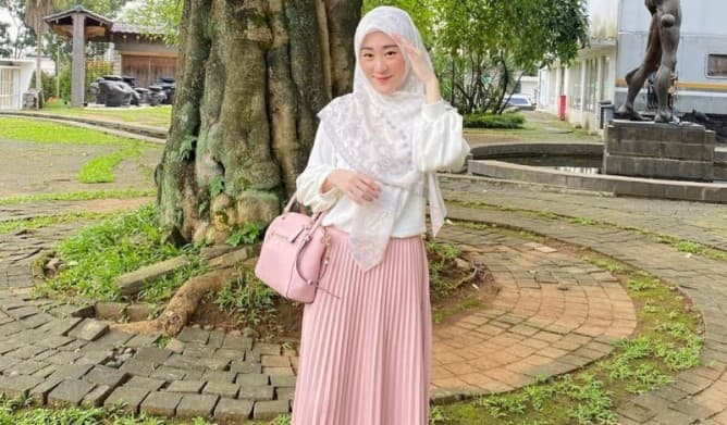 Disindir Penuh Drama oleh Henny Rahman, Larissa Chou: Ini Caraku Membela Diri