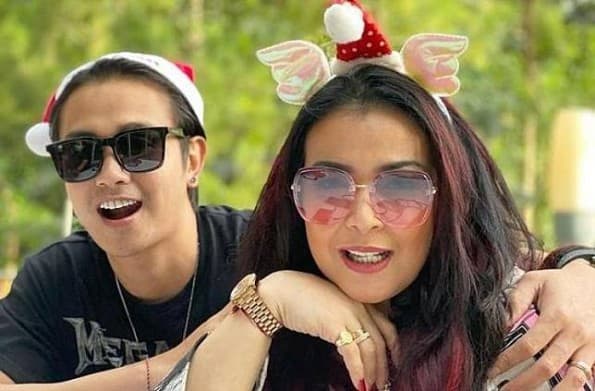 Rumah Terlalu Luas, Jennifer Jill & Ajun Komunikasi Lewat Ponsel