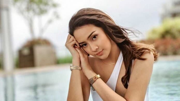 Beradegan Mesra dengan Reza Rahadian, Begini Kata Anya Geraldine