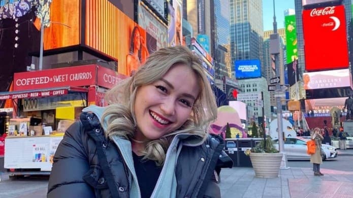 Keseruan Ayu Ting Ting dan Bilqis Nonton Konser Boyband BTS di Amerika