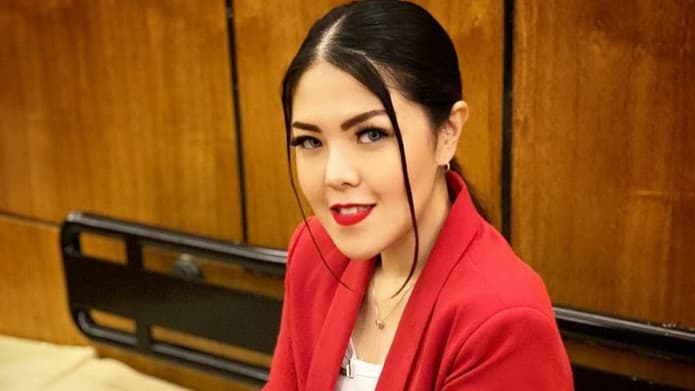 Bentuk Wajah Berubah, Heboh Tina Toon Diduga Operasi Plastik