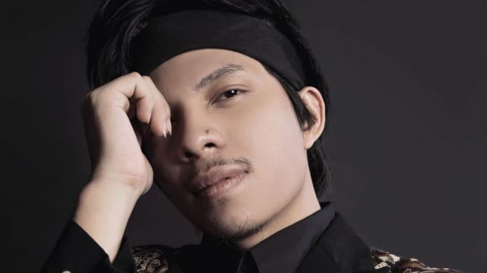 Atta Halilintar Lelang Bandana Pertama Miliknya, Tujuannya Dipuji Netizen